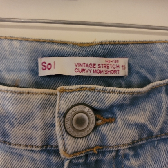 Vintage Mom Shorts 💙 - Picture 3 of 3